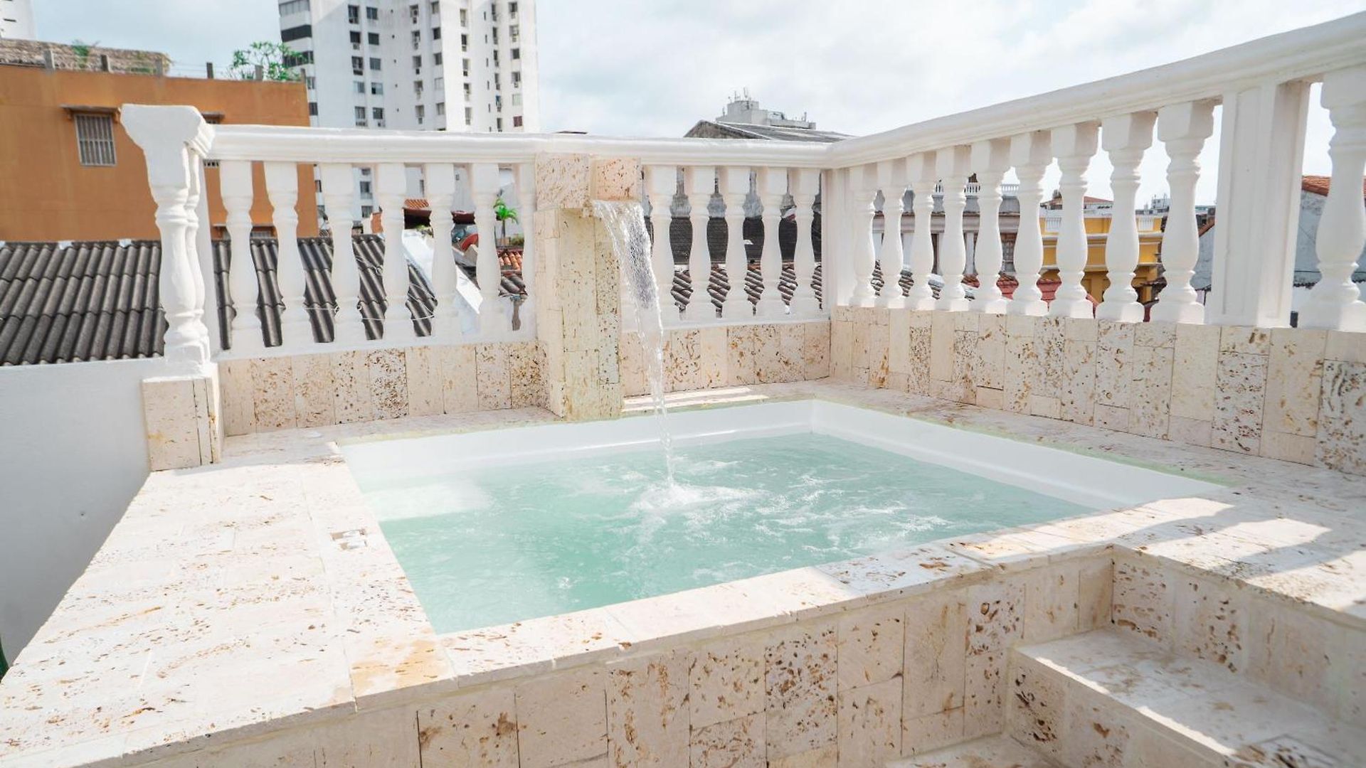 Casa Moneda 3 House Old Pool Near Clock Tower Cartagena